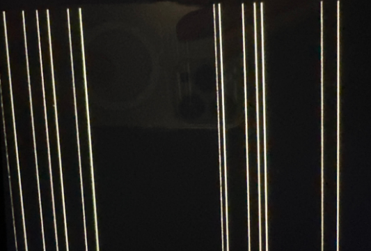 苹果 iPhone 14 Pro 机型屏幕亮起时有细线闪烁怎么办？